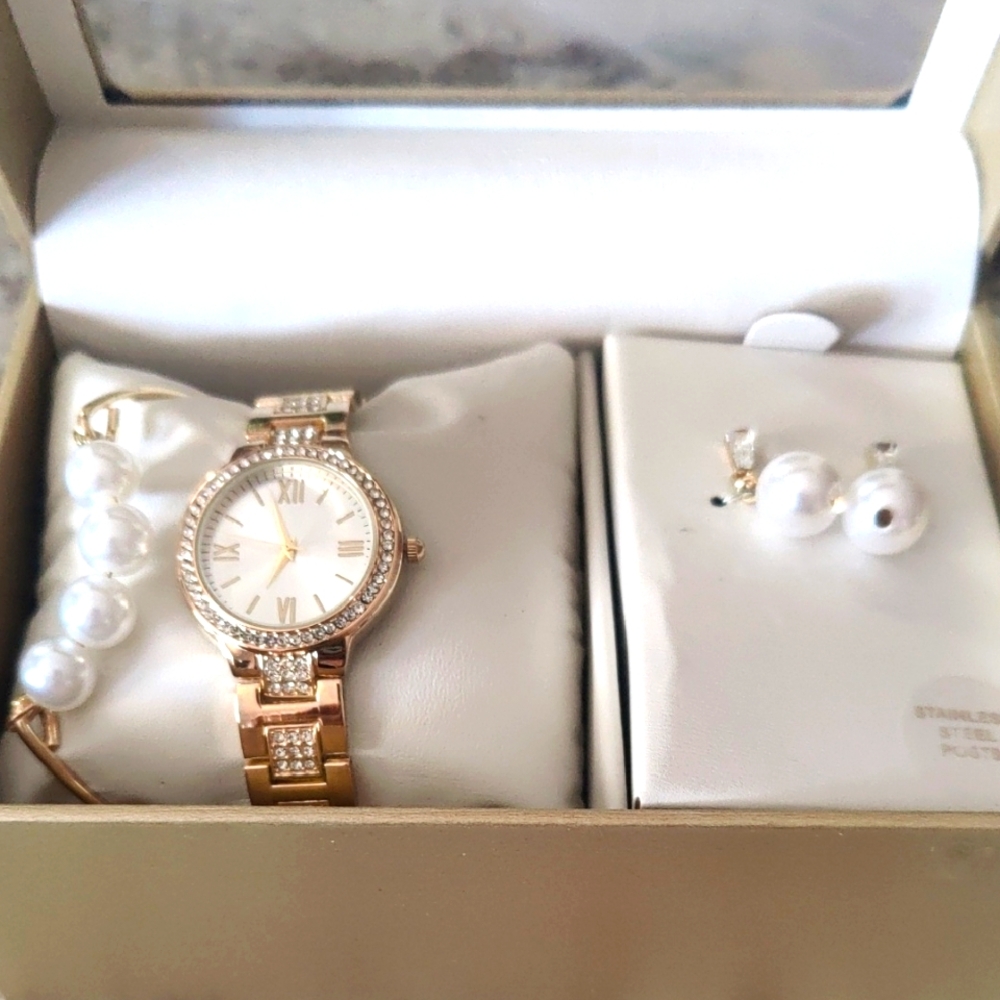 Women's Folio Watch Bracelet And Earring Set